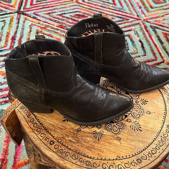 Reba Western Ankle Boots - Picture 2 of 6